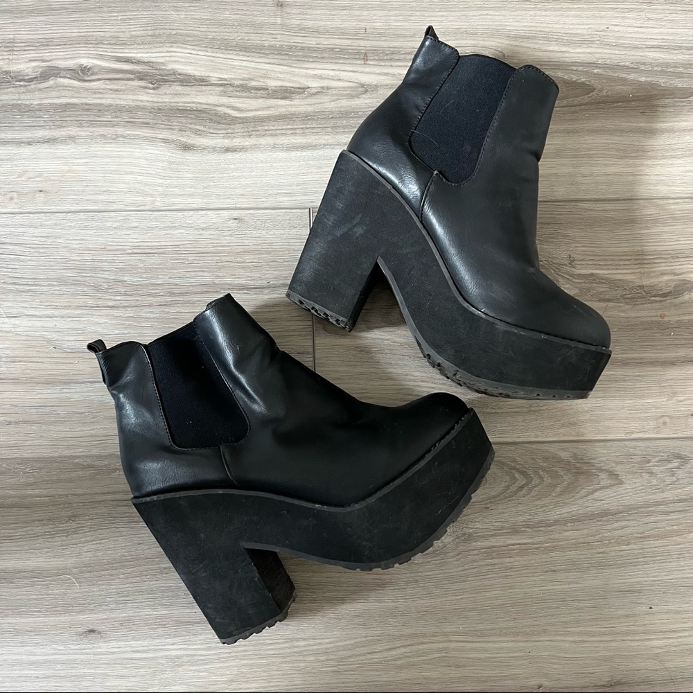 Black Platform boots